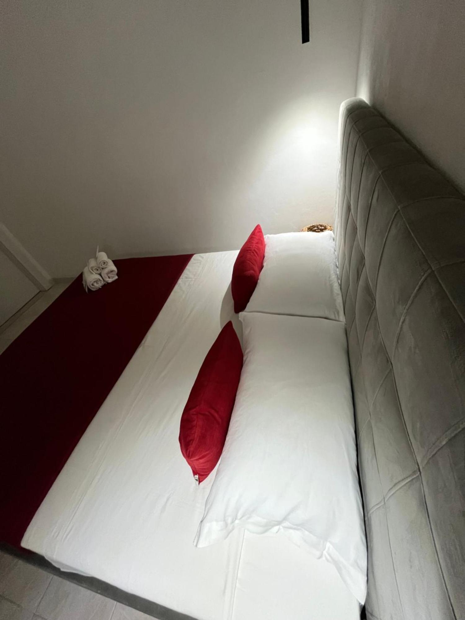 B&B Regina Rooms Avola Buitenkant foto