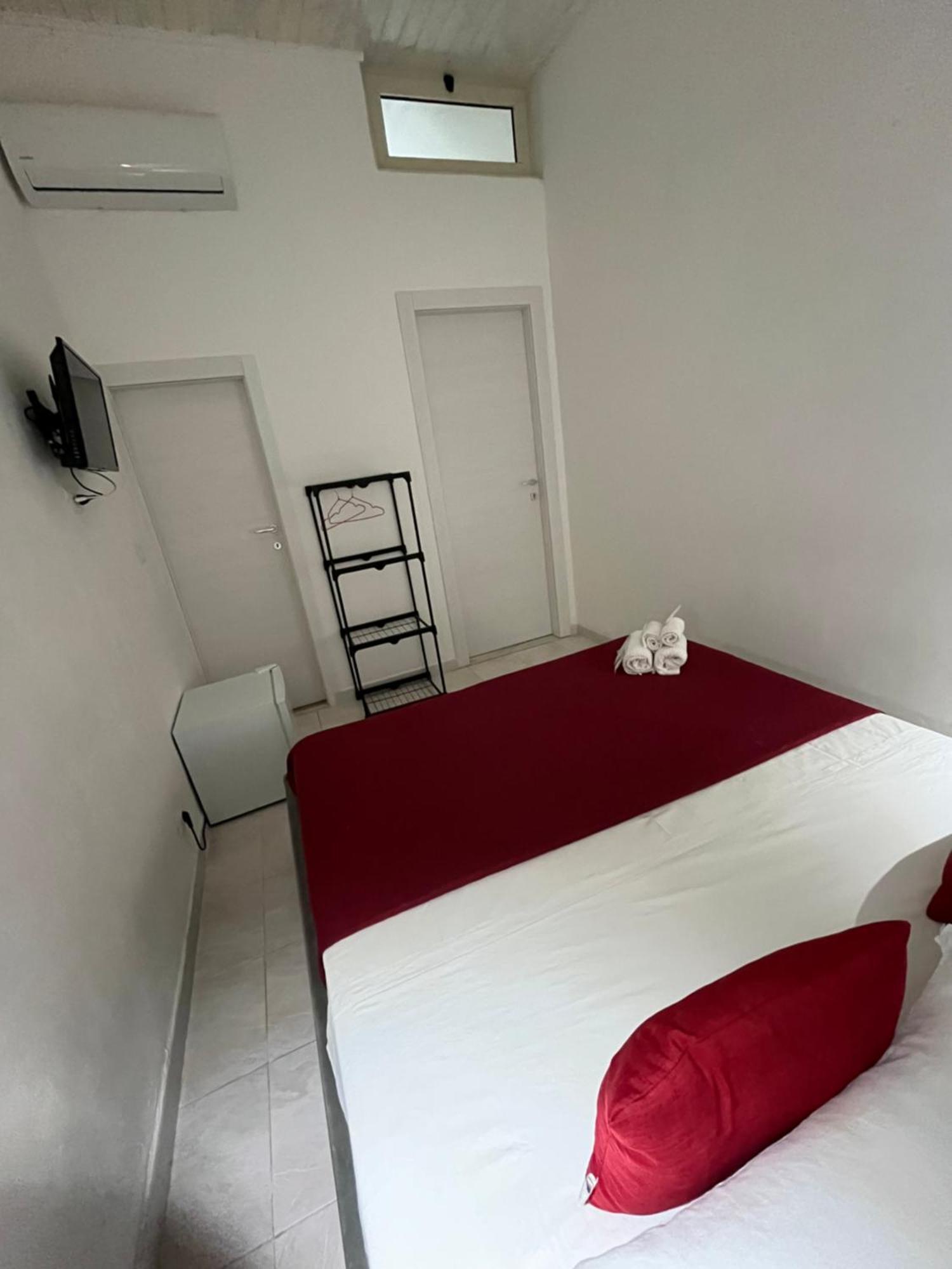 B&B Regina Rooms Avola Buitenkant foto
